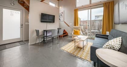 #StayInMyDistrict Buckman Bright Spacious Townhome