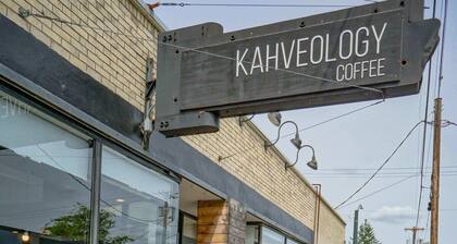 #StayinMyDistrict Sellwood Private Garden Casita