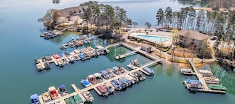 Lake & Mountain Resort Escape-Pools, Golf, Boat