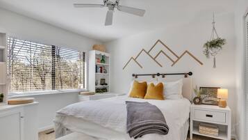 3 bedrooms, in-room safe, desk, iron/ironing board