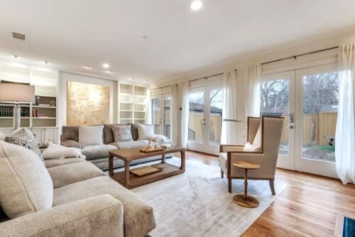 M Streets Beauty! Ultimate High-end luxury.