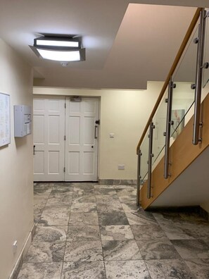 Interior - LUXURY 2 BED APARTMENT BY THE BEACH (Southend-on-Sea)