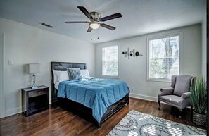 2 bedrooms, iron/ironing board, free WiFi, bed sheets