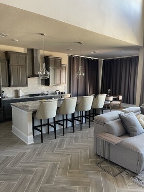 Smart TV, fireplace, foosball - Stunning Modern Houston Home- NO access to lagoon (Humble)