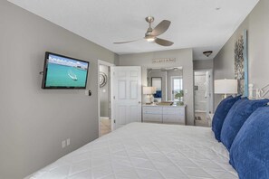 2 habitaciones, escritorio, tabla de planchar con plancha y wifi 