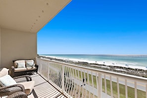 Property grounds - Beach Retreat 309 great View, Modern remodel, Pet Friendly, 3/2 (Miramar Beach)