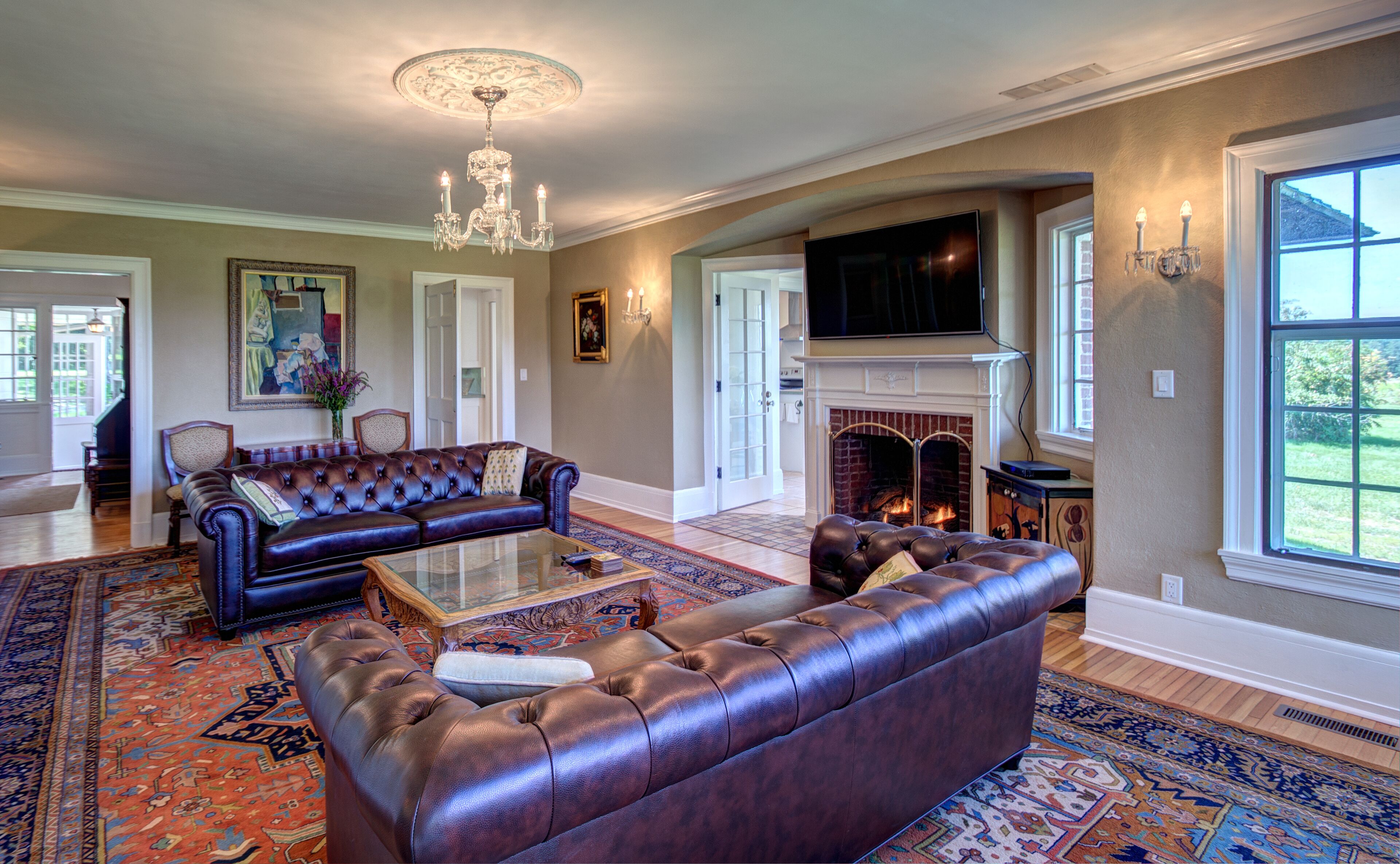 Rock Stream Estate | Wine trail with a hot tub surrounded by nature 