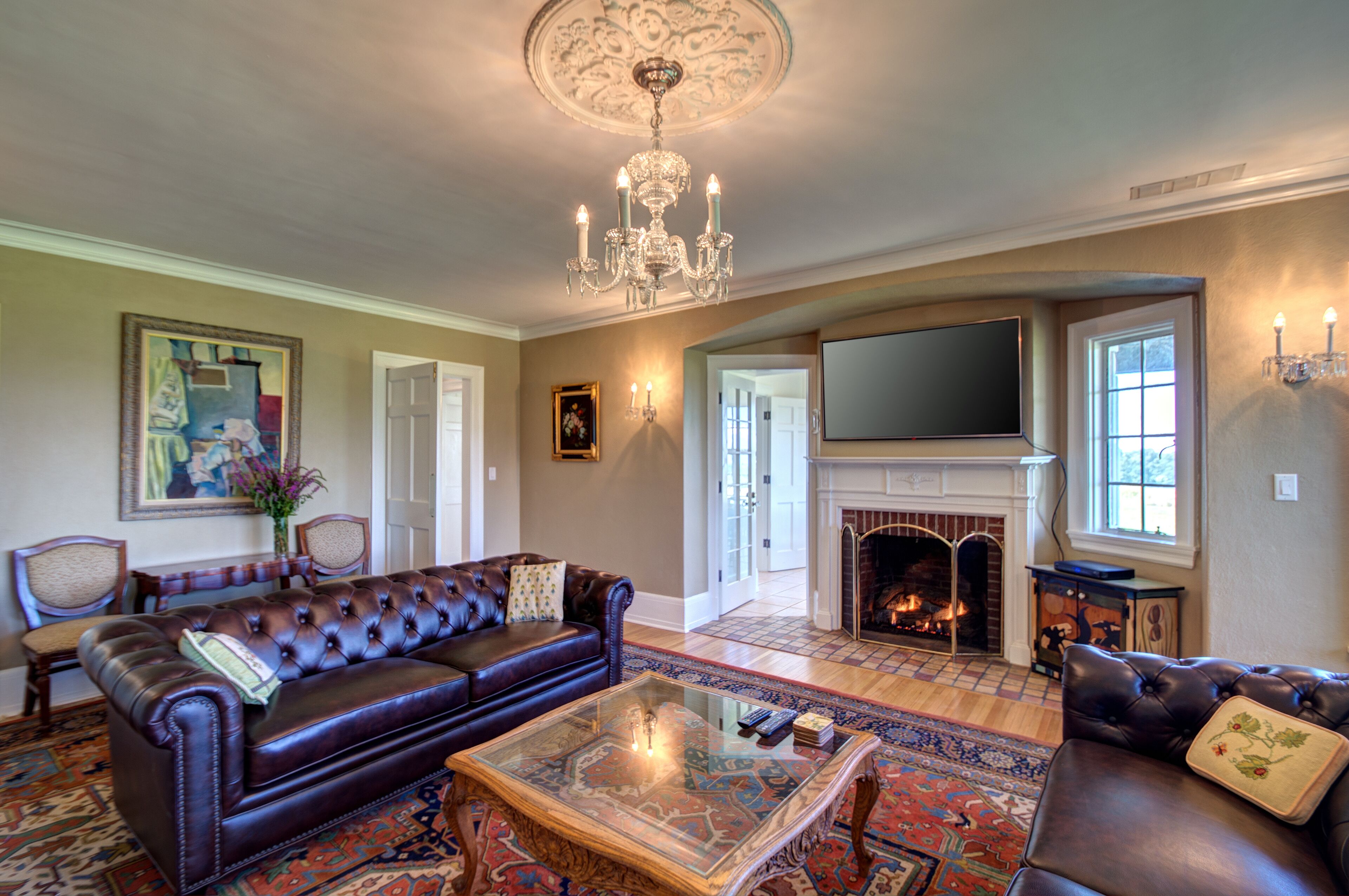 Rock Stream Estate | Wine trail with a hot tub surrounded by nature 