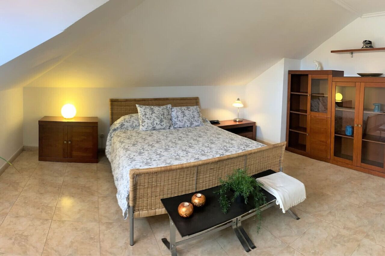 3 slaapkamers, een strijkplank/strijkijzer, beddengoed