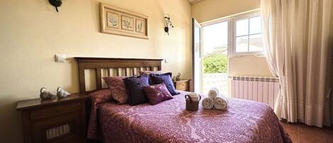 4 chambres, fer et planche Ă  repasser, Wi-Fi gratuit, draps fournis