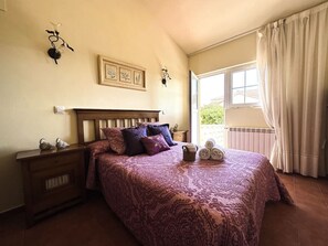 4 chambres, fer et planche à repasser, Wi-Fi gratuit, draps fournis