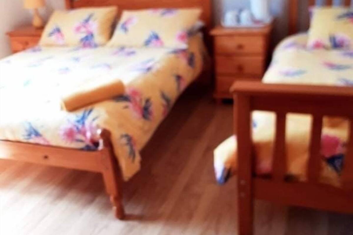 三人房 | 熨斗/熨衣板、免費無線上網