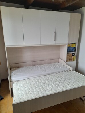 2 bedrooms