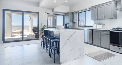 4 BR Luxurious Ocean front Casa Estrella in Islas del Mar