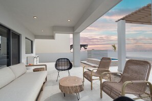 Terrace/patio - 4 BR Luxurious Ocean front Casa Estrella in Islas del Mar (Puerto Peñasco)