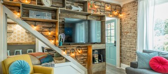 WALK to top Chattanooga action from this Fun Fabulous Family/Friend(ly) Home!