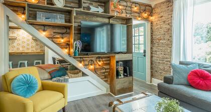 WALK to top Chattanooga action from this Fun Fabulous Family/Friend(ly) Home!