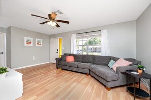 スマートテレビ、DVD プレーヤー