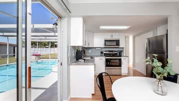 Frigorífic, microones, forn i placa de cuina