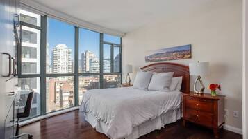 2 bedrooms, desk, iron/ironing board, travel crib