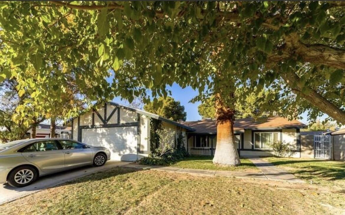 Cozy 4-bedrooms home with indoor fireplace