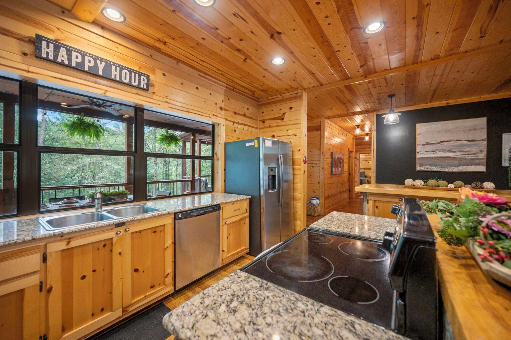 Kylskåp, mikrovågsugn, ugn och spishäll