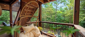 Secluded | Dog Friendly | Heated Pool | Hot Tub