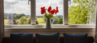Cosy cottage with stunning views