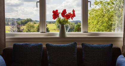 Cosy cottage with stunning views