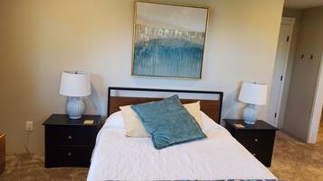 4 bedrooms, desk, iron/ironing board, WiFi