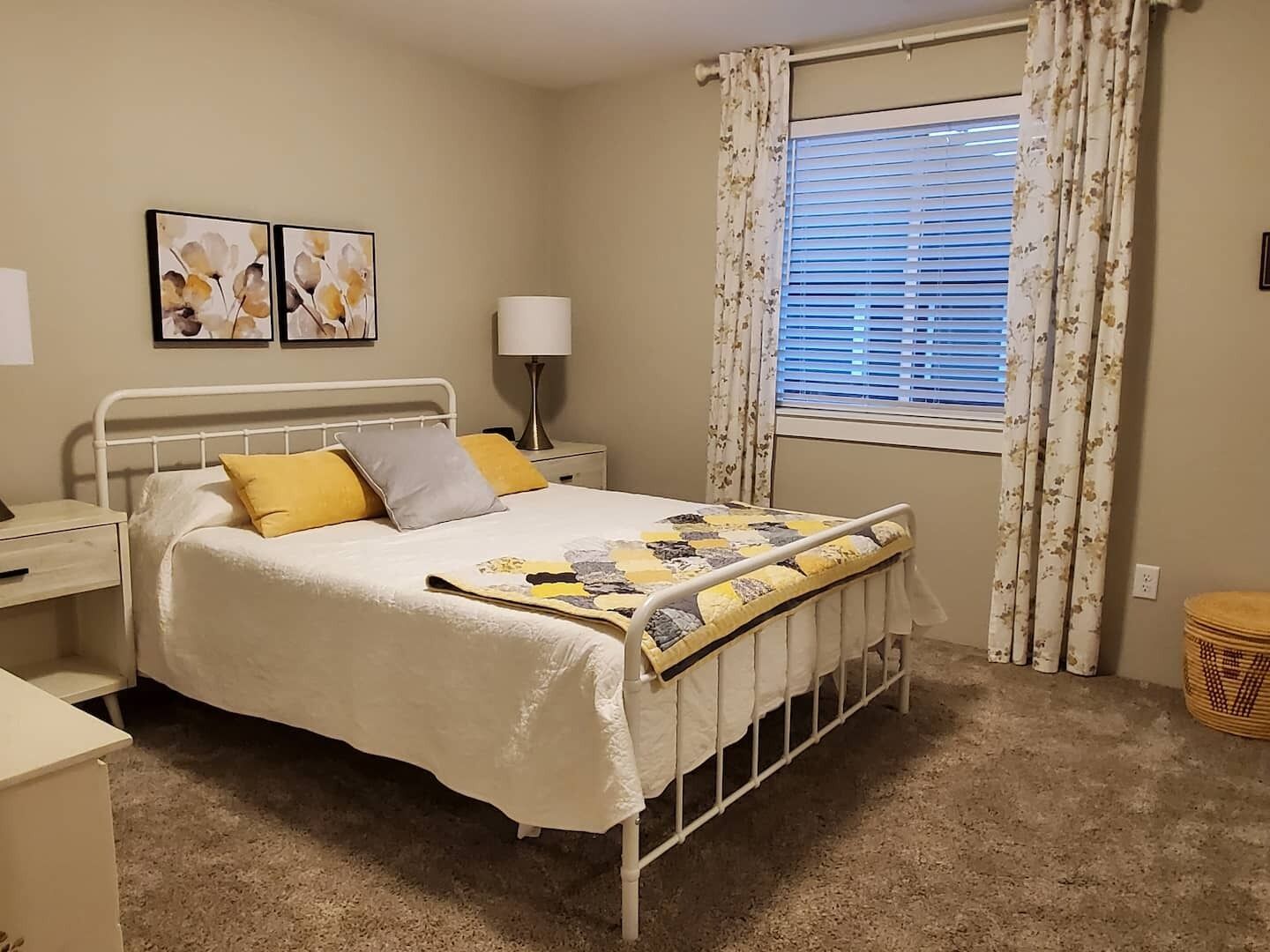 4 chambres, fer et planche à repasser, Wi-Fi gratuit, draps fournis