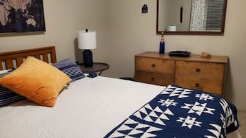 4 bedrooms, iron/ironing board, free WiFi, bed sheets