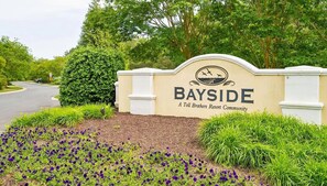 Property grounds - Amazing Coastal Resort Home, Indoor/Outdoor Pools, Kayaking, Tennis, & Fishing (Berlin)