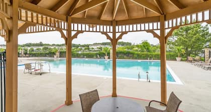Amazing Coastal Resort Home, Indoor/Outdoor Pools, Kayaking, Tennis, & Fishing