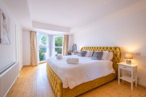 5 Schlafzimmer, Schreibtisch, Bügeleisen/Bügelbrett, kostenloses WLAN