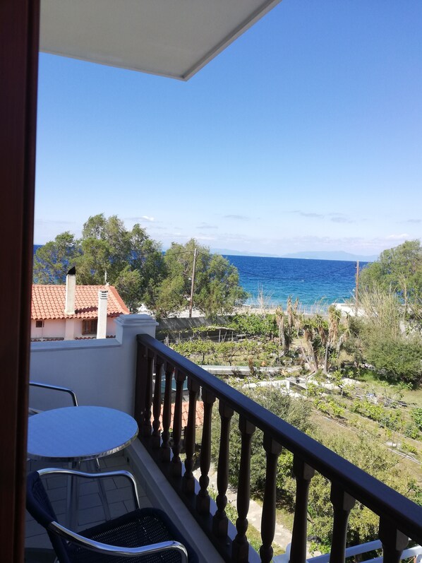 Terrace/patio - Iro's Residence (Samos)