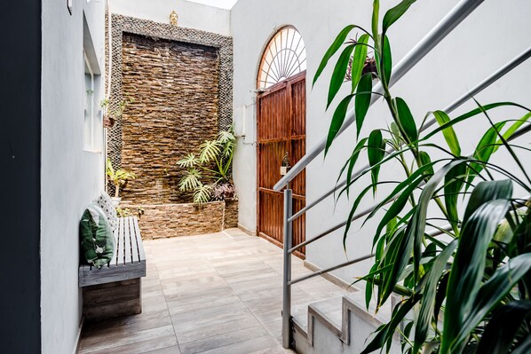 Lobby sitting area - Constanza Loft (Zapopan)