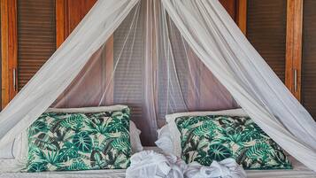 Deluxe Bungalow | Premium bedding, minibar, bed sheets