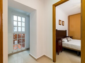 2 chambres, fer et planche à repasser, accès Internet, draps fournis