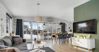 Beautiful home in Hejls with WiFi