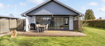 Beautiful home in Hejls with WiFi