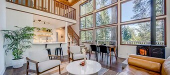 Glass Cabin Under the Pines • Hot Tub • Seclusion