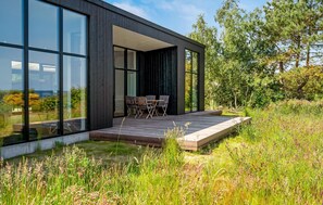 Outdoor dining - Stunning home in Kalundborg with WiFi (Kalundborg)