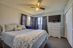 3 bedrooms, WiFi, bed sheets - Cheerful Wishes- 3 Bedroom House To Yourself (Florence)