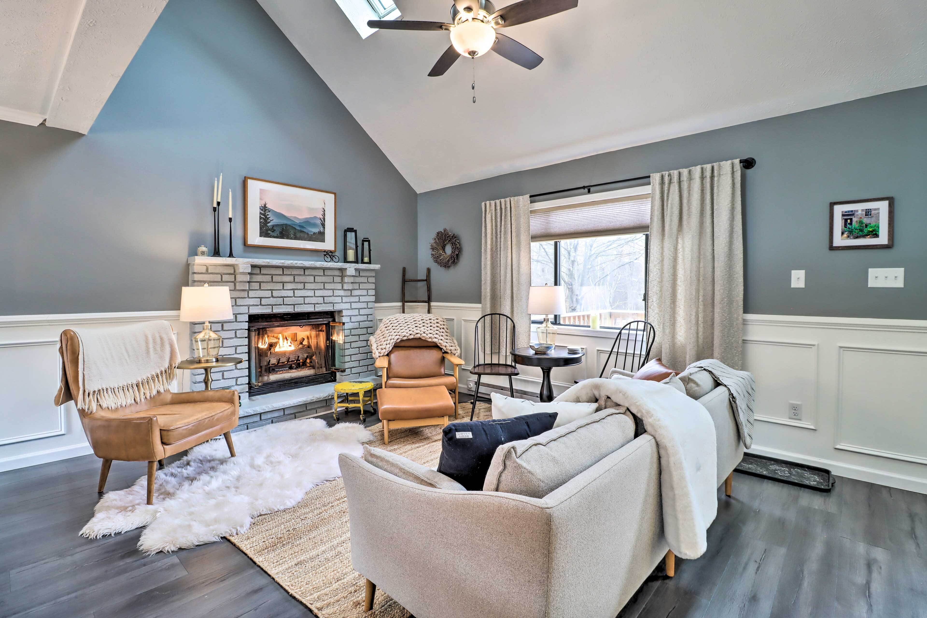 Family Friendly Poconos Home w/ Community Pool!