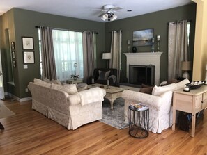 电视、乒乓球、立体声音响