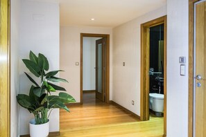 Baignoire, sèche-cheveux