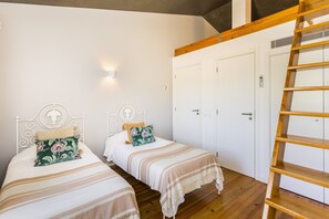 7 عدّة غرف نوم ومكواة/لوح كي