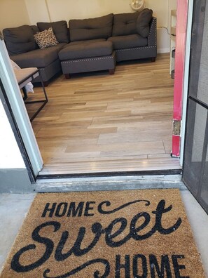 Interior - Mt Helix Delight-Adorable Private Studio w/Patio (Spring Valley)