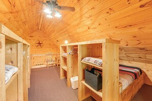 2 bedrooms, iron/ironing board, Internet, bed sheets